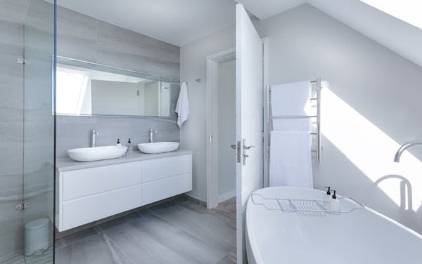 Comment créer un espace de détente dans sa salle de bain pour des moments de relaxation?